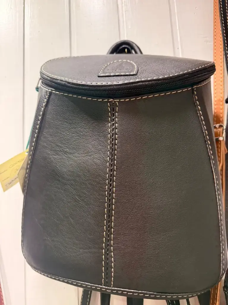 MOCHILA COKER CUERO NEGRA (3001)