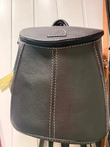 [MOC-002N] MOCHILA COKER CUERO NEGRA (3001)